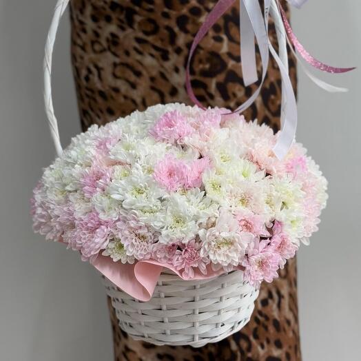 Шикарная корзина из хризантем