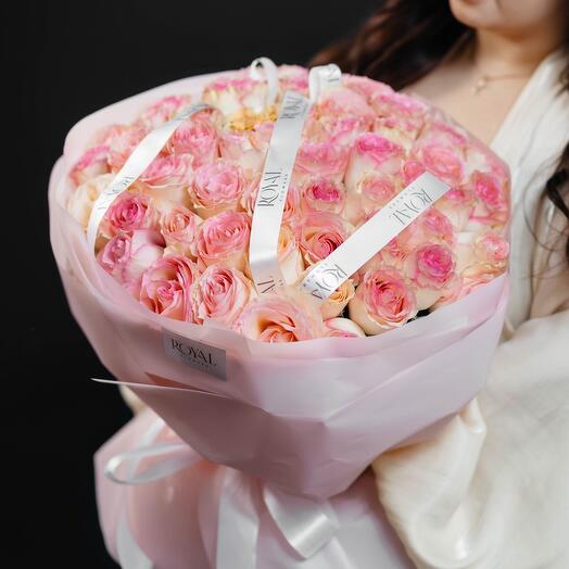 Ароматный букет из 51 розы