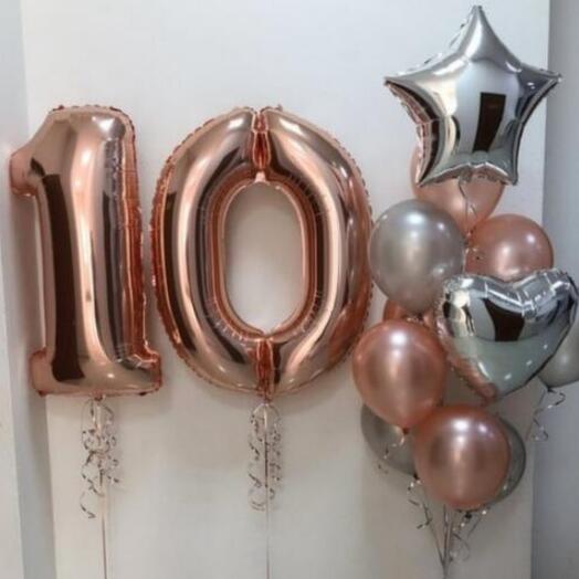 Цифра 10 с шарами