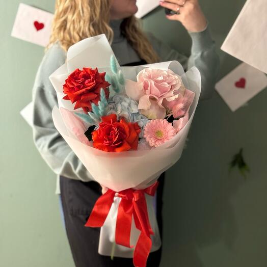 Букет «Love in bloom» мини