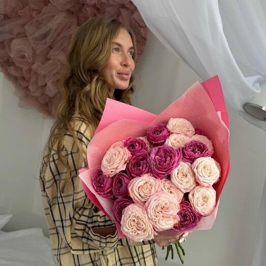 AMORE букет из кустовых пион роз