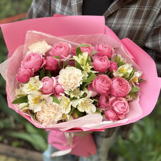 Кустовая роза, альстромерия, гвоздика в букете