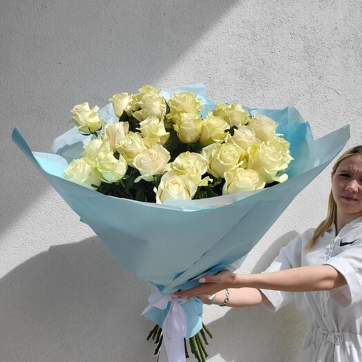 Букет белых роз "Айсберг"