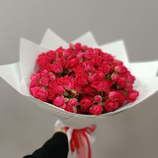 Букет из кустовых роз