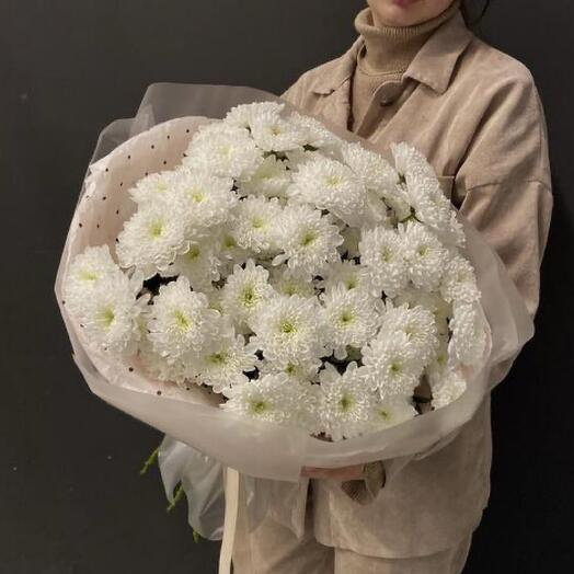 Bouquet of white bush chrysanthemums "Lace cloud", size S
