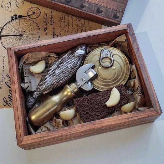 Подарок шоколадный набор рыба и консерва