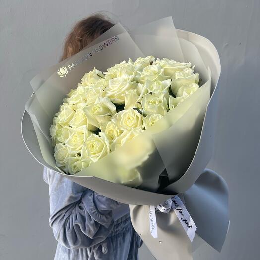 Букет из 33 белых роз