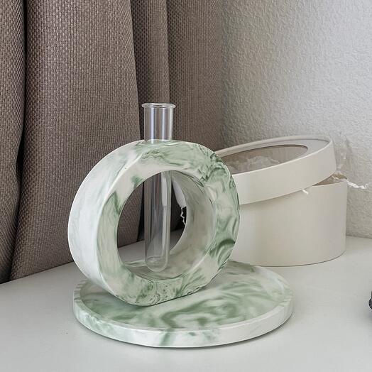 Ваза с колбочкой и с подносом