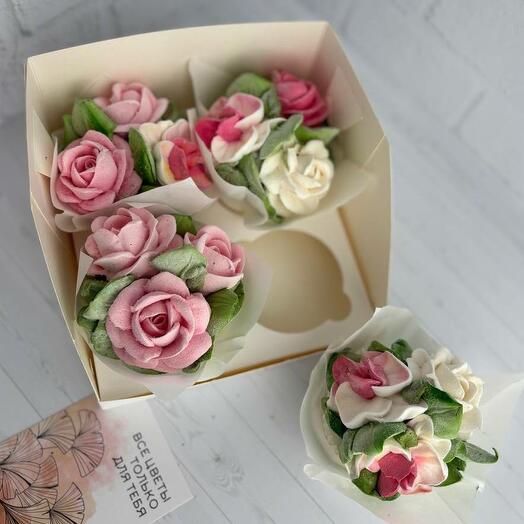 Зефирные капкейки с цветами 4шт, розовые розы