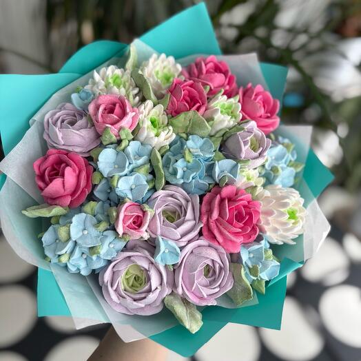 Букет из зефира с ранункулюсами