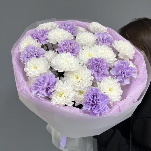 Букет из кустовых хризантем и лунных диантусов бмндл бмна