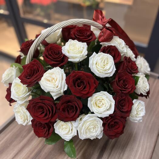 Корзина с цветами Love