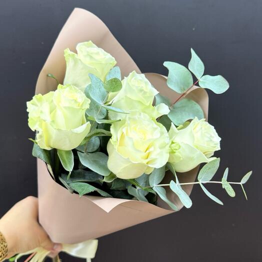 Букет из белых роз 5 шт «Красивой»