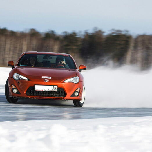 Подарочный сертификат «Контраварийное или экстремальное вождение» (2 часа, на автомобиле участника)