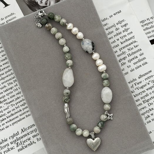 Чокер с лунным камнем