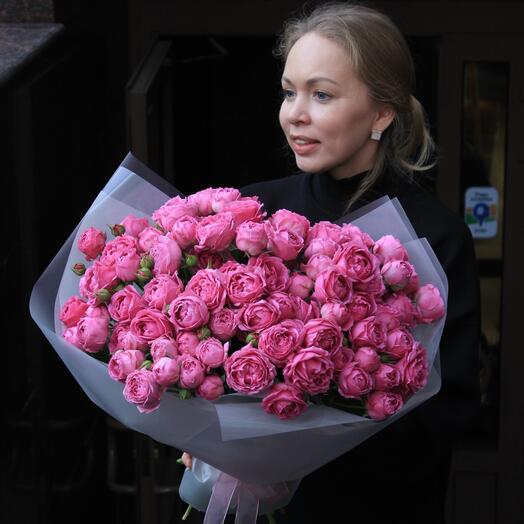 Моно из 25 кустовых пионовидных роз