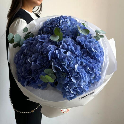 Букет "Синие гортензии с эвкалиптом"
