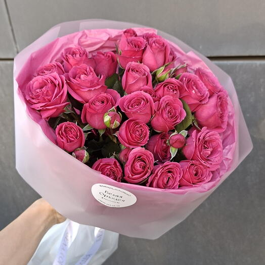 Букет из винных кустовых роз плантация тесса 7