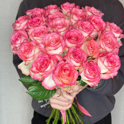 Bouquet of 25 pink Jumilia roses