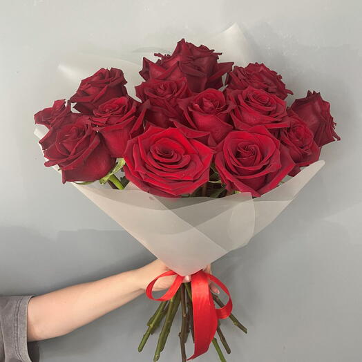 Монобукет из 15 красных роз