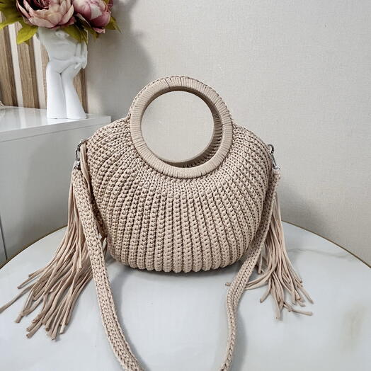 Круглая сумка с бахромой (ручная работа )