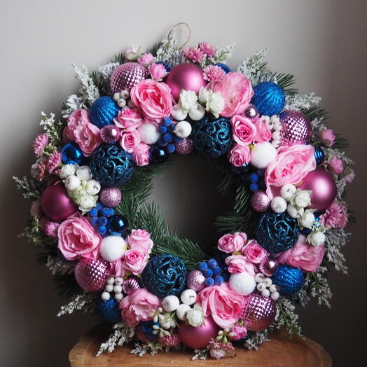 Новогодний венок  из искусственной хвои