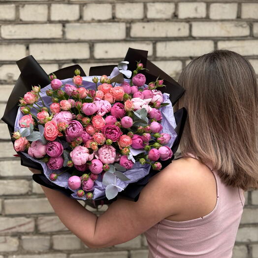 Букет «Ароматная симфония» | Пионы + кустовые пионовидные розы + эвкалипт 🎀