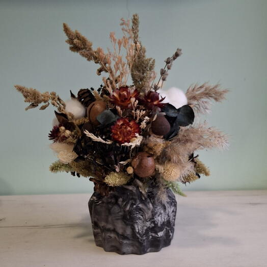 Композиция из сухоцветов "Любовный треугольник"