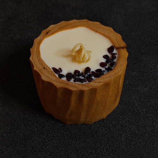 Свеча в дереве