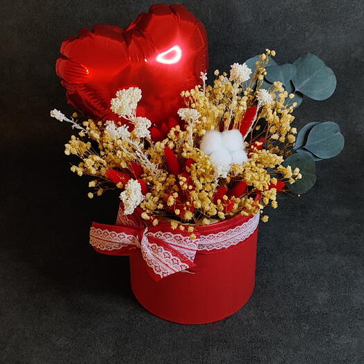 Композиция из стабилизированных цветов с сердцем♥️