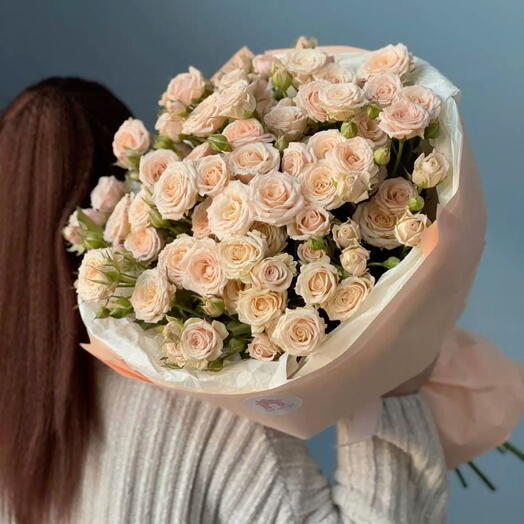 Кустовые розы 19 шт