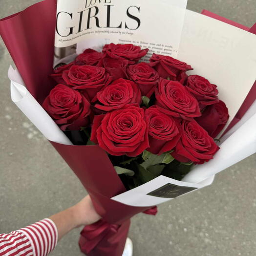 15 redd roses