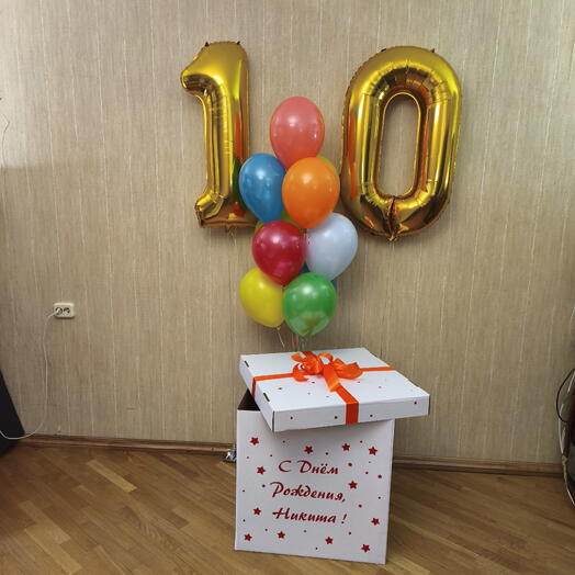 Коробка яркая с двумя цифрами