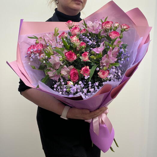 Букет Для тебя из кустовой розы, альстромерии и гипсофилы