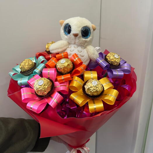 Букет с Ferrero Rocher с игрушкой