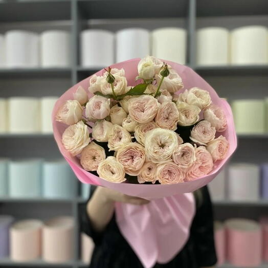 Букет "15 нежно-розовых кустовых роз"
