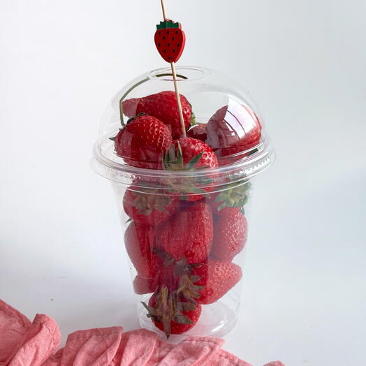 Клубника в стаканчике 🍓