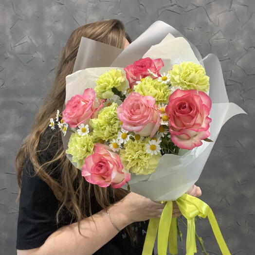 Букет дофаминовый ( Роза , диантусы , ромашка )