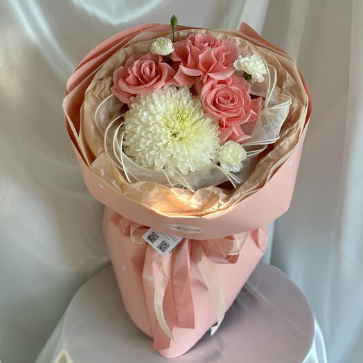 Ажурные розочки и хризантема🥰
