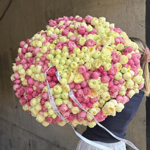 Luxury roses bouquet
