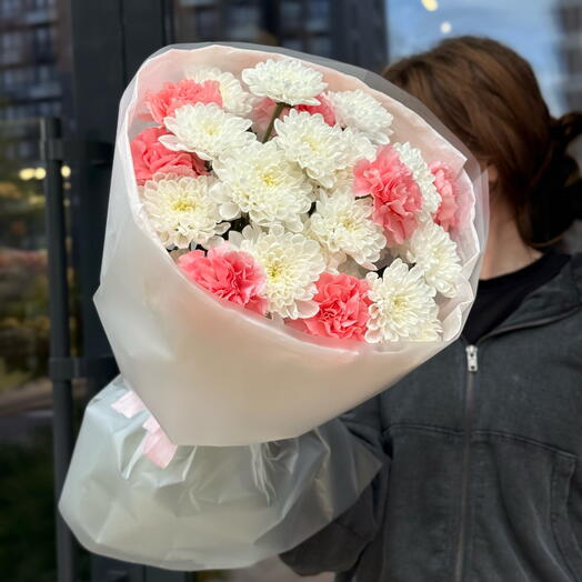 Дуо букет из розовых гвоздик и хризантем 🌸