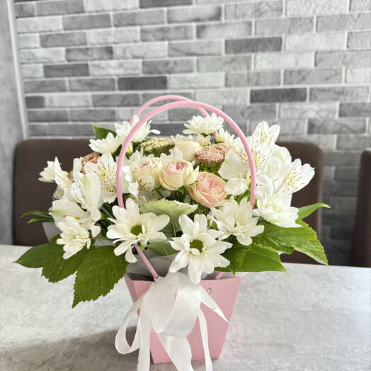 Композиция с ромашками