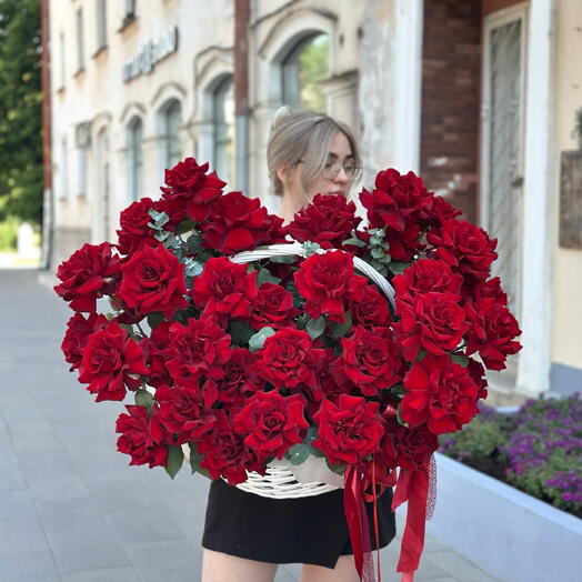 Роза Эксплорер 51 в корзине 🌹