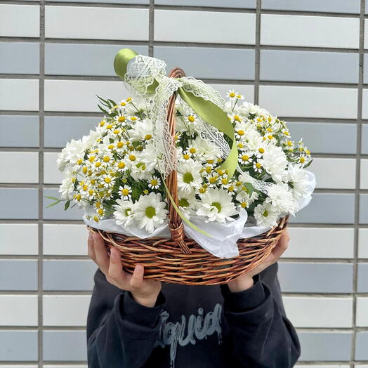 Летний кайфун 🤍Корзинка с ромашками и кустовой хризантемой 🌸Ромашки Хризантемы