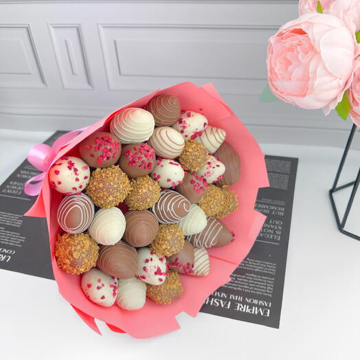 Букет из клубники в шоколаде «Десерт мечты»
