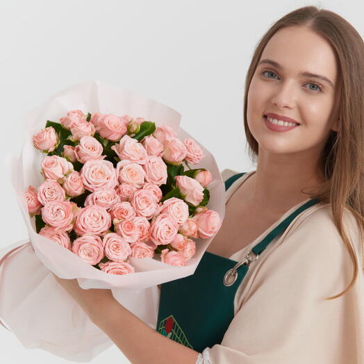 Букет из 19 кустовых пионовидных розовых роз
