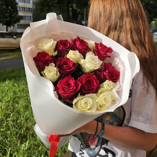 15 роз микс