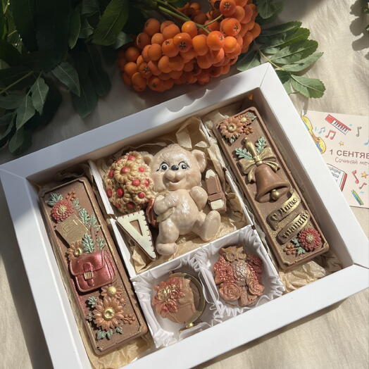 Подарочный набор на 1 сентября 🍁
Мишка с ранцем 🧸