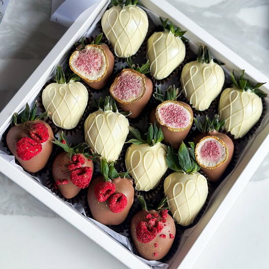 Бокс клубника в шоколаде 15