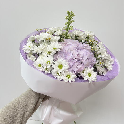 Букет с гортензией, хризантемой и ромашкой 💜